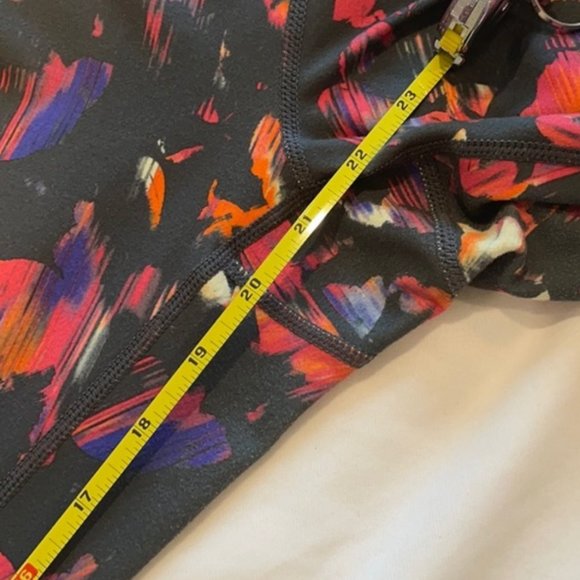 Zella Live in Crop Legging in Floral Print - Picture 11 of 11